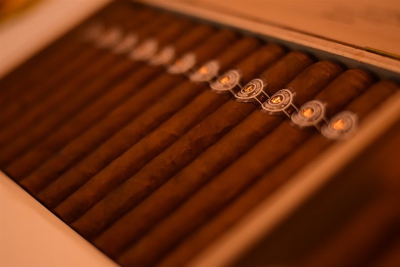 Smoky night at the Candles Lounge - Hilton Beirut Metropolitan Palace